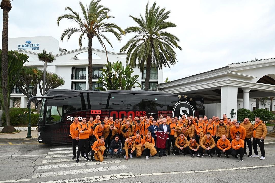 ? Sparťanská výprava se rozloučila a vyráží z hotelu Los Monteros na letiště do Málagy.

? Děkujeme za všechno! / Muchas gracias por todo @hotellosmonteros #acsparta